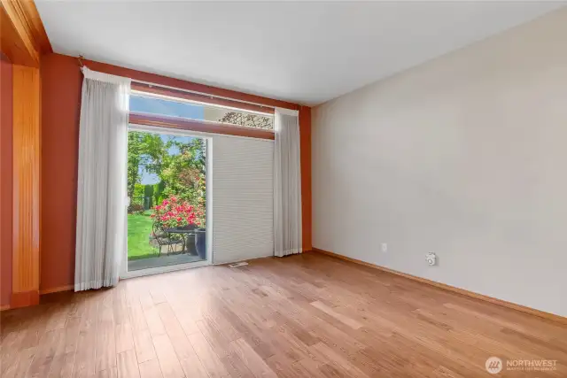 Large patio door w/transom lets in the light