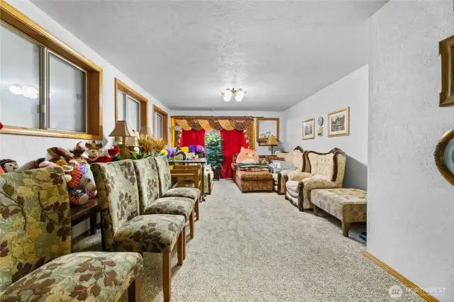 Huge Bonus Room