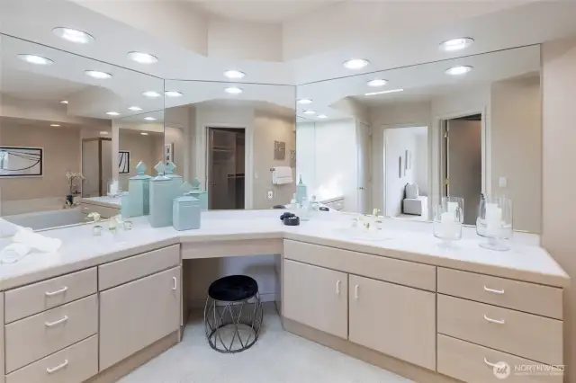 Dual vanities