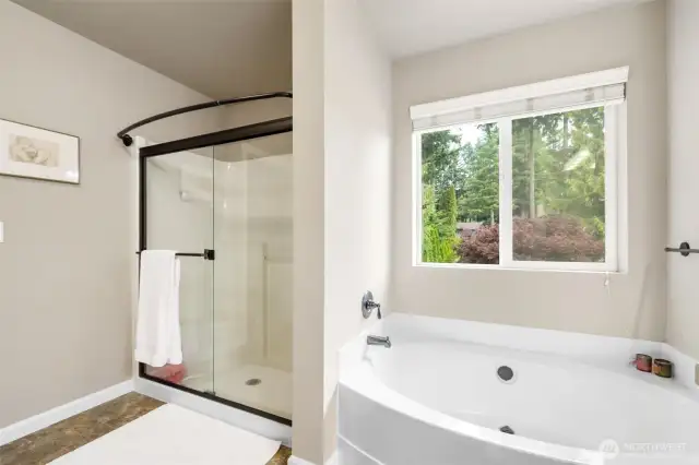Primary En-Suite Bath