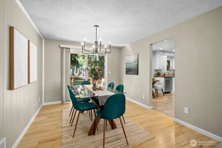 Dining room w/ sliding doors to back yard.