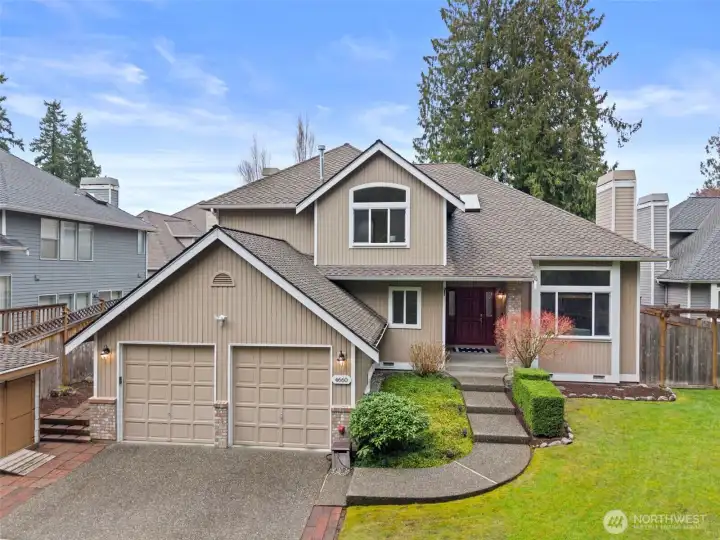 Sammamish home lovingly maintained for the last 28 years.