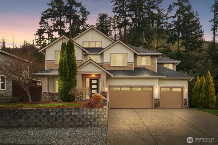 Nestled in the Sumner Viewpoint community, this home offers beauty in a well-loved neighborhood.