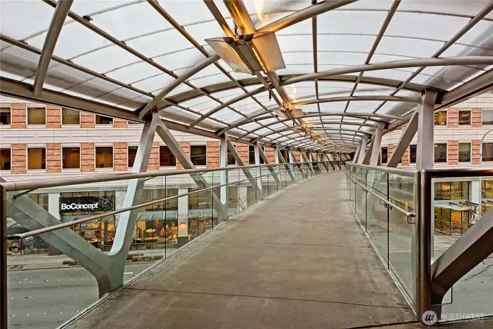 Multiple skybridges lead to some of the nation's best shopping, bars and restaurants! If it's raining and you don't want to go outside, no problem, use one of the many skybridges.