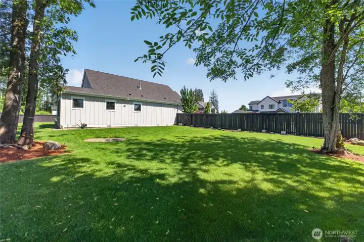Inviting side yard