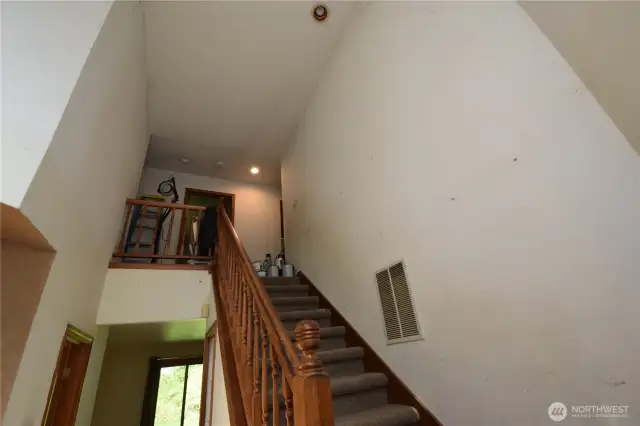 stair to upper level