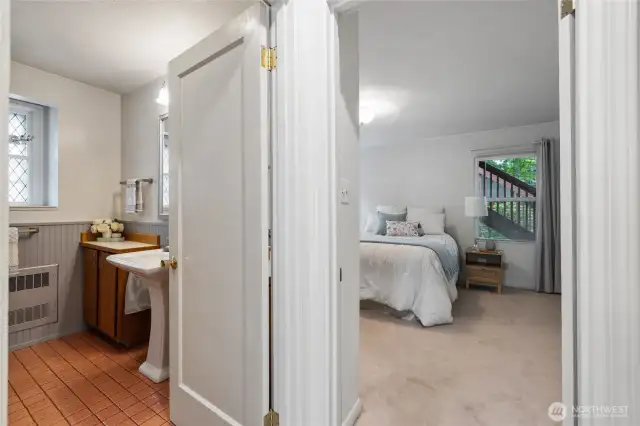 Proximity of master bedroom to bath