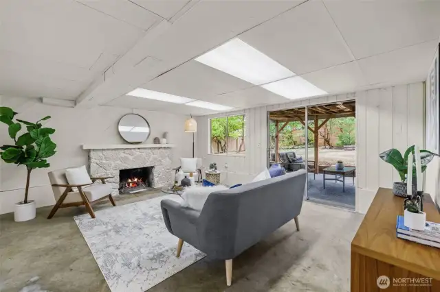 Lower level rec/family room.
