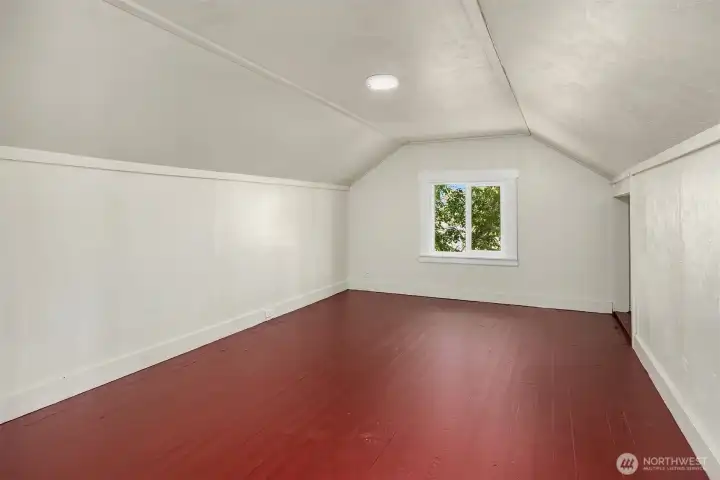 2nd upper level bedroom (nonconforming)
