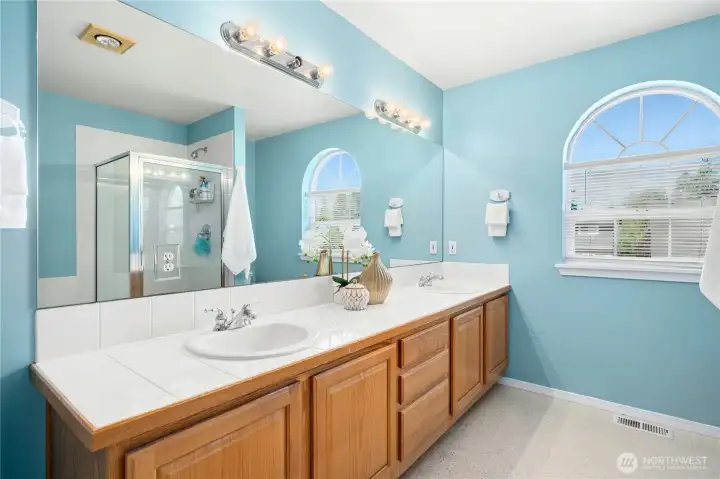Another view of the primary bath.