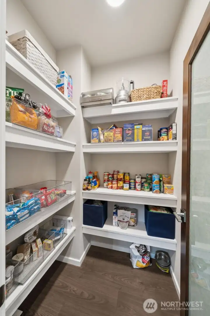Walk in pantry