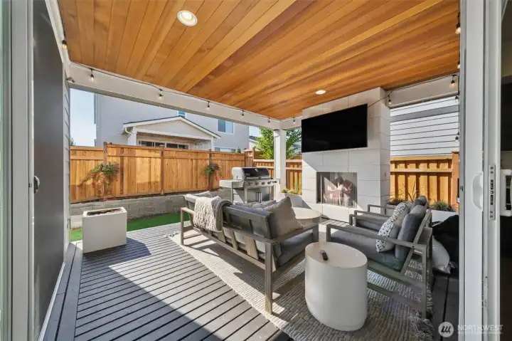 Gorgeous wood ceiling on the deck!