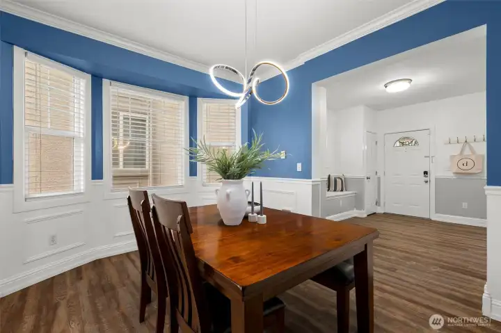 Pocket Doors to the kitchen can be closed, too.