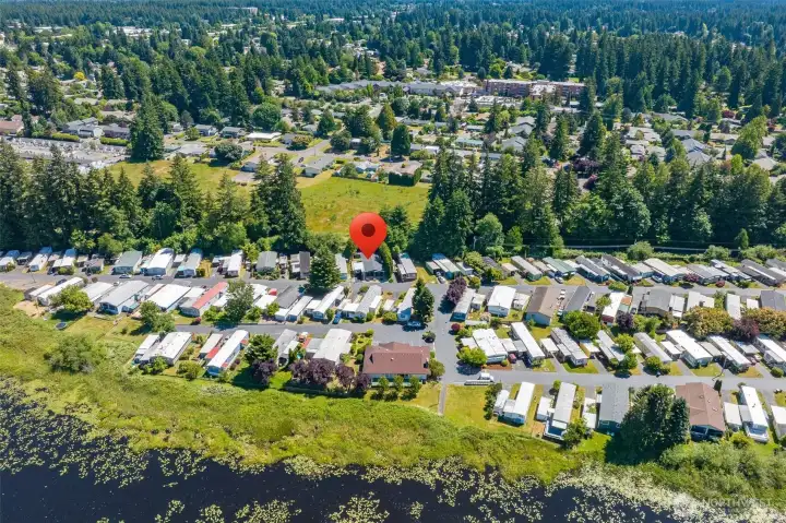 Easy access to lake, restaurants, shopping, medical, bus line, I-5 and JBLM.