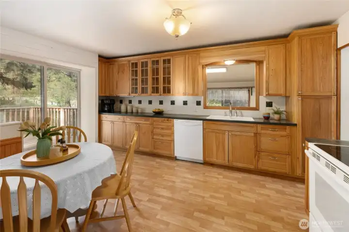 Kitchen has lots of cabinet space & counter space!