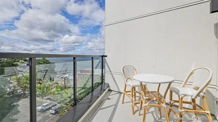 Spacious Unit Deck