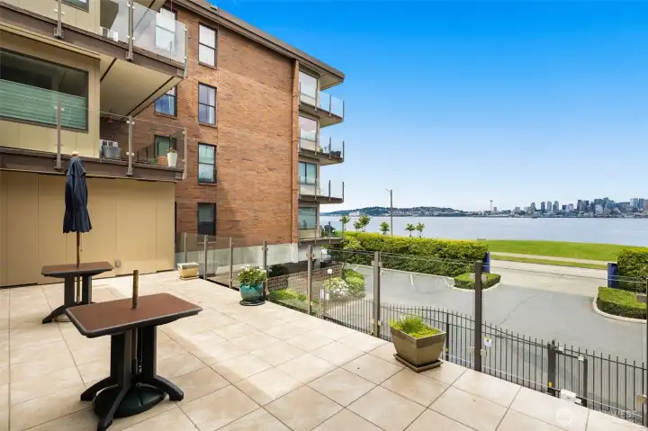 Rooftop deck!