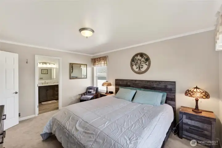 Large Primary Bedroom Large Primary Bedroom