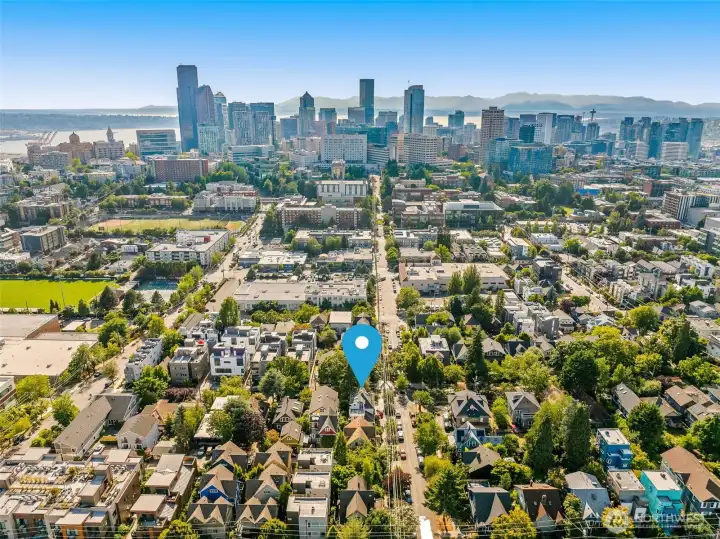 Conveniently located to downtown Seattle and I-5