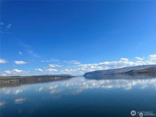 Beautiful view looking down the Columbia River in front of Vantage Bay