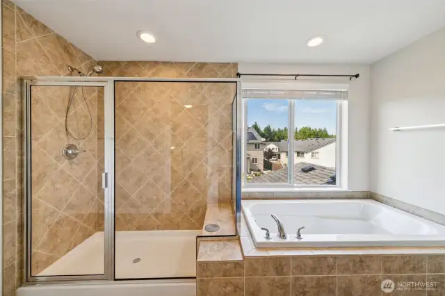 Oversized shower and bath in the primary