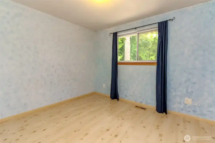upstairs bedroom 1