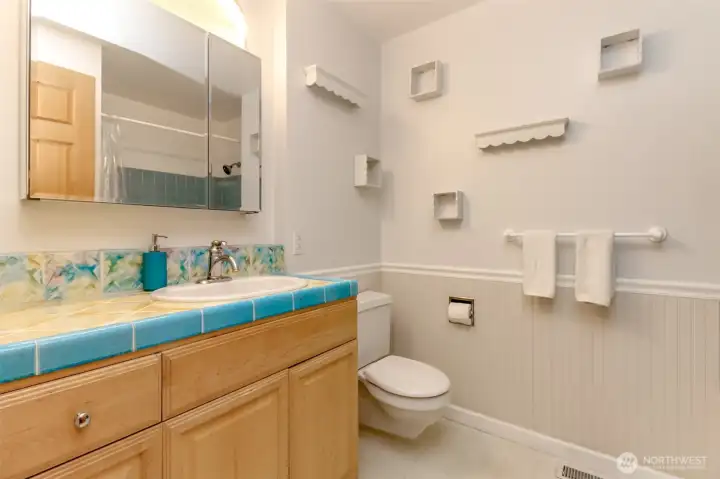 upstairs guest bathroom