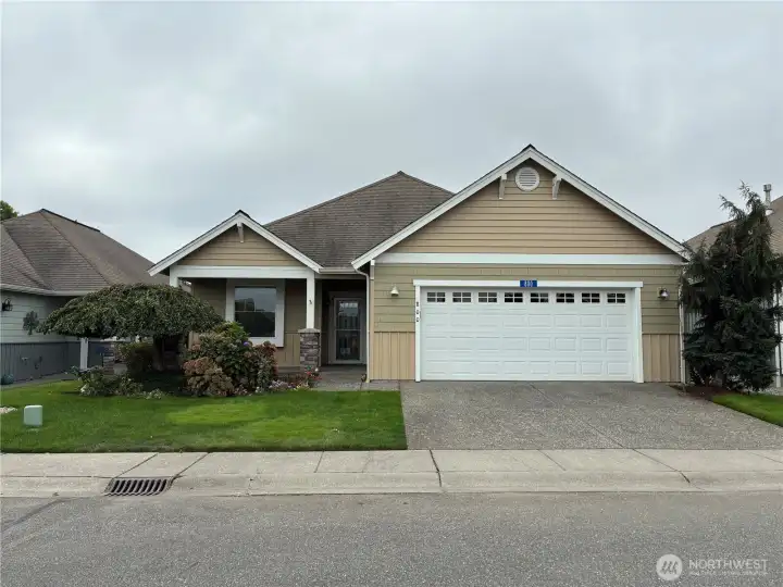 Welcome to this spacious home with 2 car garage in the lovely Farmington 55 community.