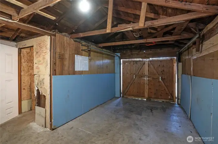 Detached single car garage.
