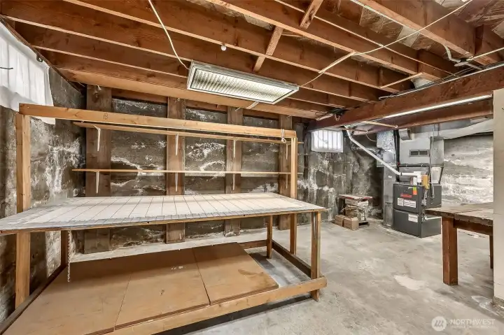 The 952 sq ft basement with 8-ft ceilings offers excellent storage and future equity.