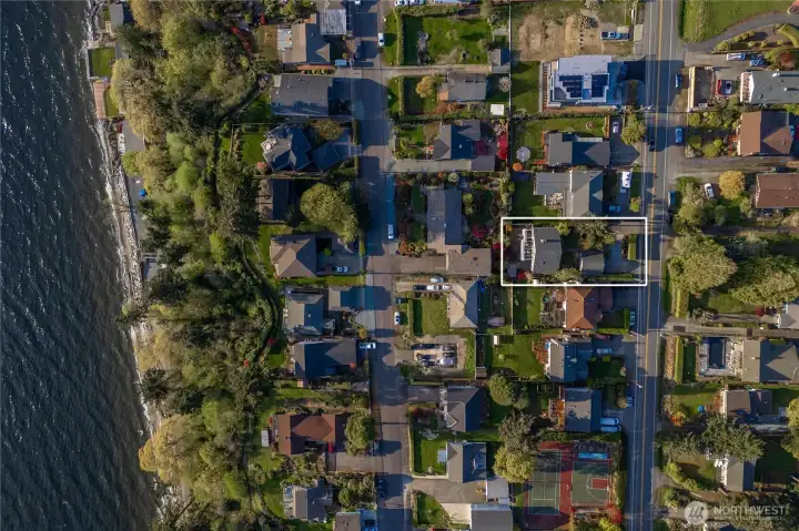 A short stroll to Woodmont Beach