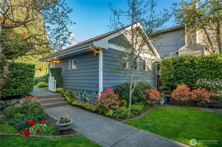 Mature landscaping throughout