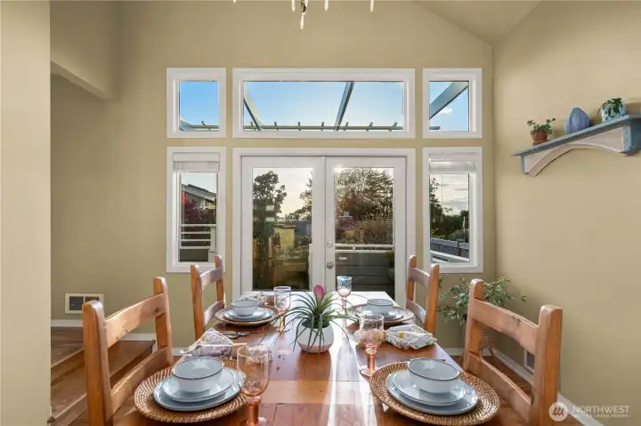 Epic dining space flows to outdoor deck