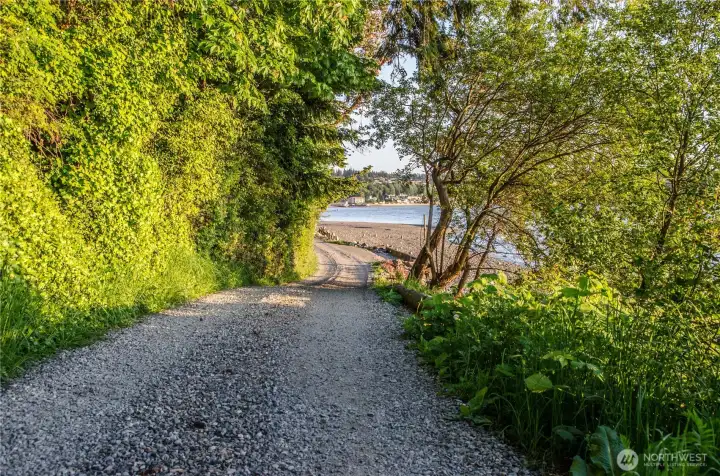 Woodmont Beach road which includes nearby trails