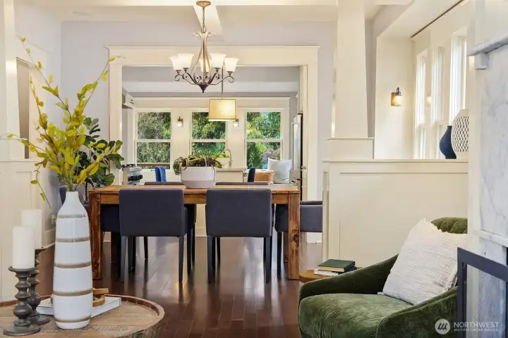 Gathering feels easy here—dinner conversations that linger, with sightlines that keep everyone connected from kitchen to table to living. Gathering feels easy here—dinner conversations that linger, with sightlines that keep everyone connected from kitchen to table to living.