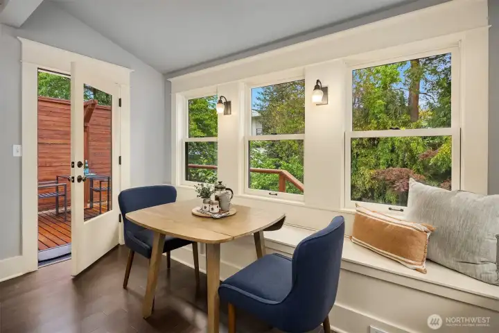 A built-in moment that makes the kitchen feel complete—window seating, integrated storage, and a spot that naturally becomes the place for morning coffee, homework, or a quiet pause in the day. A built-in moment that makes the kitchen feel complete—window seating, integrated storage, and a spot that naturally becomes the place for morning coffee, homework, or a quiet pause in the day.