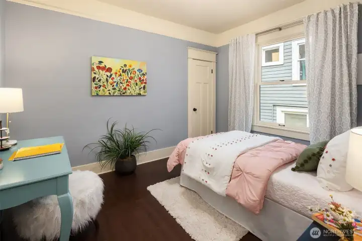 Light, calm, and easy—this room adapts to whatever you need it to be, without ever feeling like an afterthought. Light, calm, and easy—this room adapts to whatever you need it to be, without ever feeling like an afterthought.