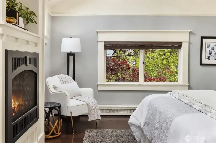 Wake up to treetop views, natural light, and a suite that feels quietly tucked away—private, spacious, and intentionally set apart on its own level. Wake up to treetop views, natural light, and a suite that feels quietly tucked away—private, spacious, and intentionally set apart on its own level.