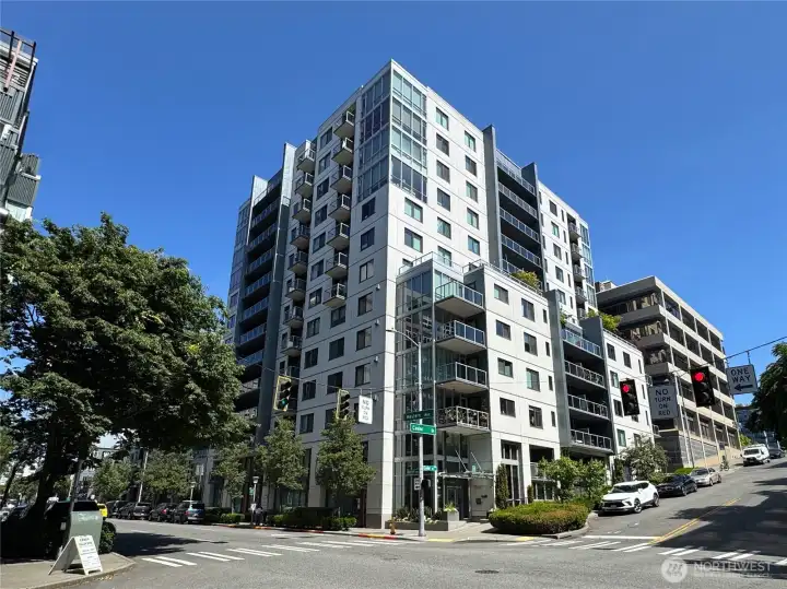 The Parc Condominium, located so close to the Sculpture Park, Myrtle Edwards Park, Pier 70 Waterfront, Pike Place Market, Seattle Center, restaurants, coffee shops, retail shopping & more! The Parc Condominium, located so close to the Sculpture Park, Myrtle Edwards Park, Pier 70 Waterfront, Pike Place Market, Seattle Center, restaurants, coffee shops, retail shopping & more!