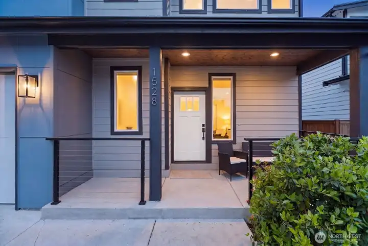 Modern curb appeal in a sought-after Tacoma location