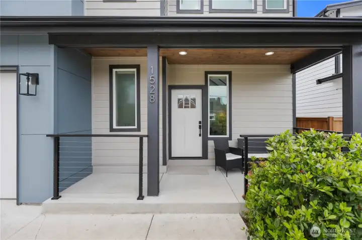 Modern curb appeal in a sought-after Tacoma location