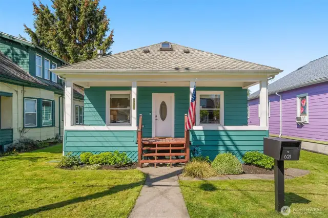 Beautifully remodeled Craftsman in desirable downtown Renton!