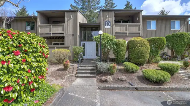 This top floor, end unit condo offers modern living in a prime Tacoma location in The Highlands Condo community. Featuring 2 spacious bedrooms, a private balcony, and a kitchen with newer cabinets, butcher block counters, and all SS appliances. Located just minutes from Point Defiance Park, Ruston Way Waterfront, and the charming Proctor District. Residents will enjoy easy access to shopping, dining, and entertainment, as well as top-rated healthcare facilities. With quick connections to Highway 16, I-5, and public transit, commuting to Seattle, Olympia, or Gig Harbor is a breeze. Outdoor enthusiasts will appreciate the proximity to waterfront activities, scenic hiking trails, and Mount Rainier’s breathtaking landscapes.