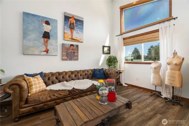 Sitting area in primary bedroom