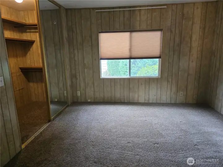 primary with smaller walk in closet