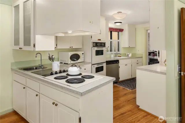 Delightful kitchen.