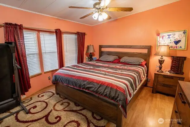 Primary bed