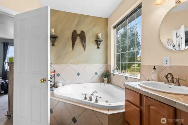 Primary en-suite