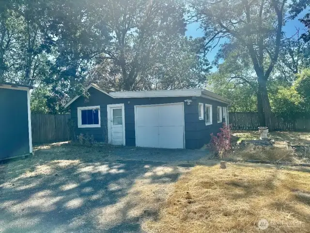 Garage 672 Sq.Ft.