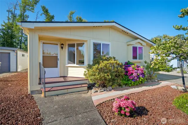 Welcome in - 3802 James Street #16